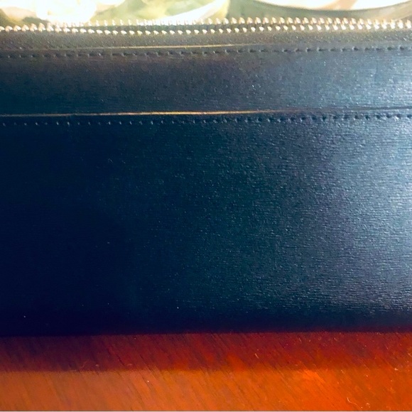 Kate Spade wallet - Picture 2 of 7
